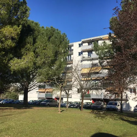 Soleil Et Verdure - Celleneuve Apartment *