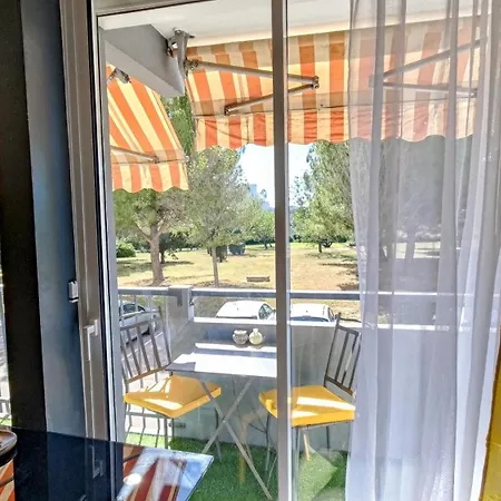 Soleil Et Verdure - Celleneuve Apartman