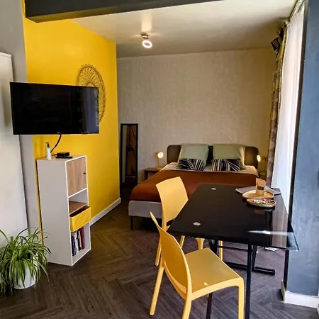 Soleil Et Verdure - Celleneuve Apartman *